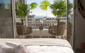 Seaview Luxury Suite